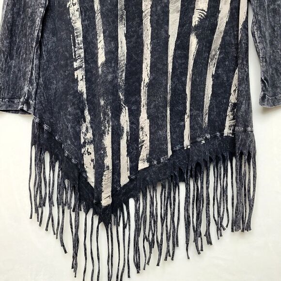 Jess & Jane American Flag Acid Wash Fringe Long Sleeve Top Size Small - Picture 4 of 8